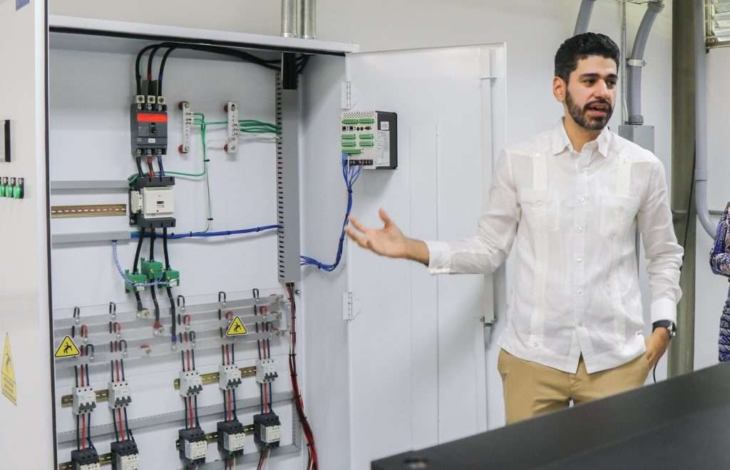 Inauguran el primer laboratorio especializado en microrredes eléctricas del país