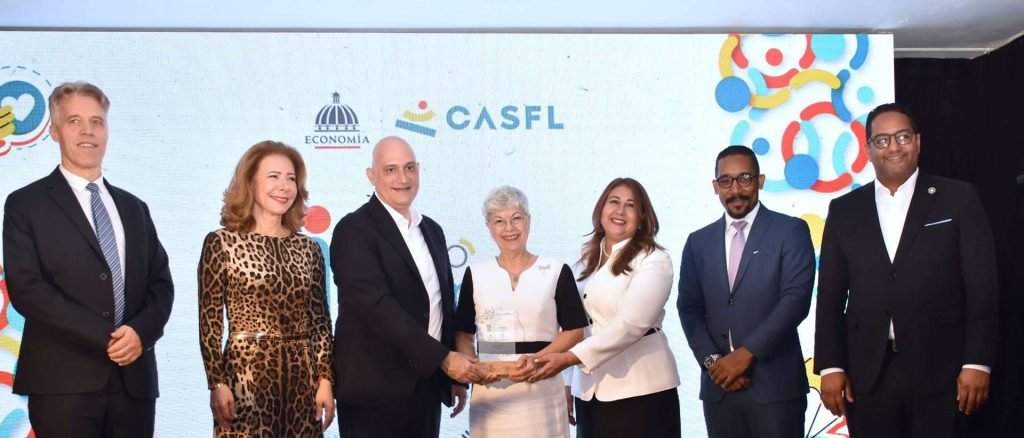 Ministro de Economía anuncia creación de fondo de RD$8 millones para apoyar voluntariados