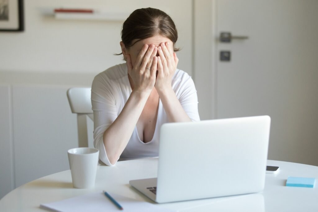 Nueva amenaza phishing laboral: la estafa que usa falsos despidos para robar datos